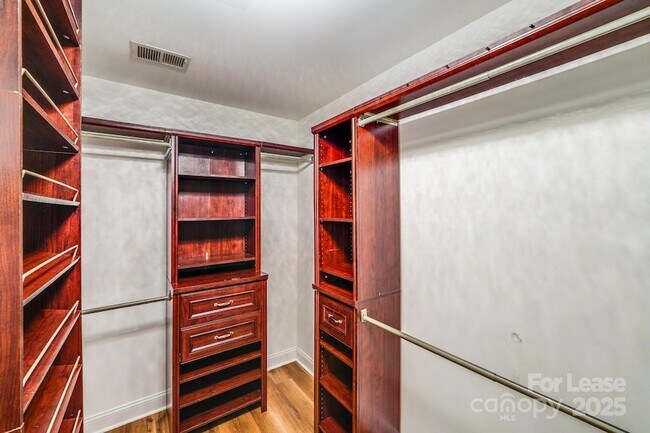 Building Photo - 10243 Squires Way