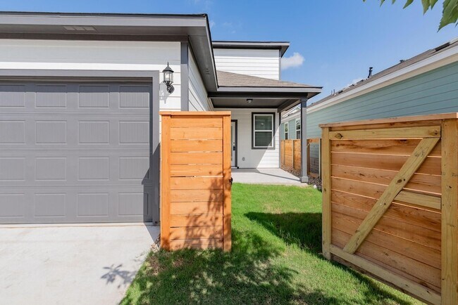 Building Photo - 5302 Mulberry Grove Ln