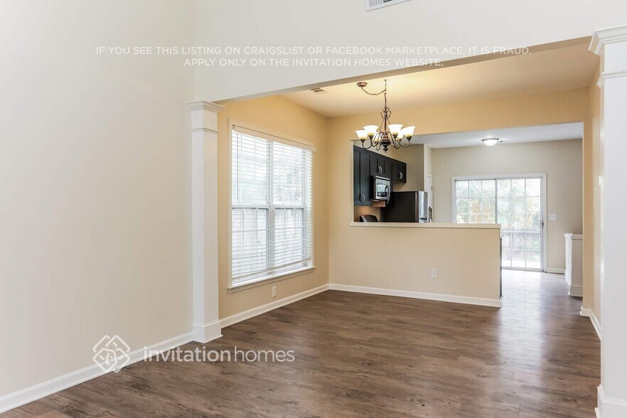 Building Photo - 1615 Heyford Cir NW