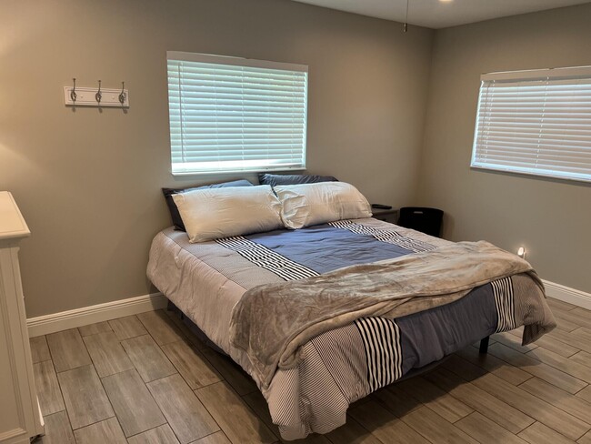 Building Photo - 3125 Albatross Rd