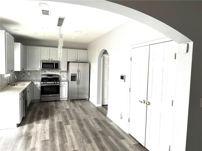 Building Photo - 5496 Village Trace