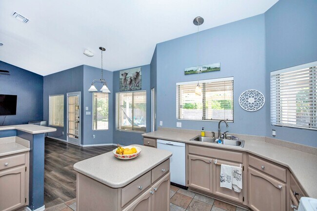Building Photo - Pool home for rent August 1, 2025