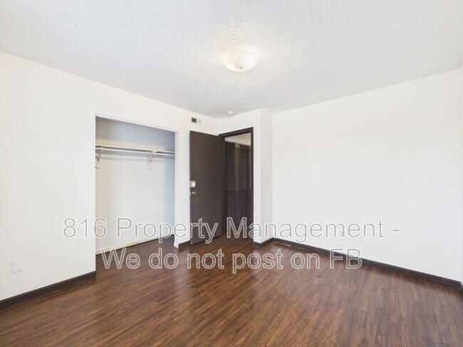 Building Photo - 1020 NE Lindsay Ave