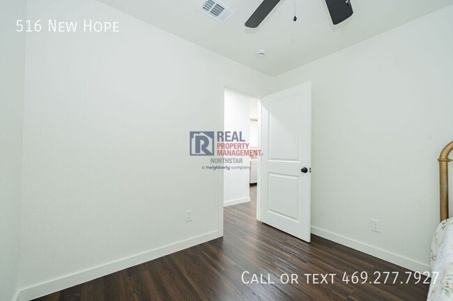 Building Photo - 516 New Hope St