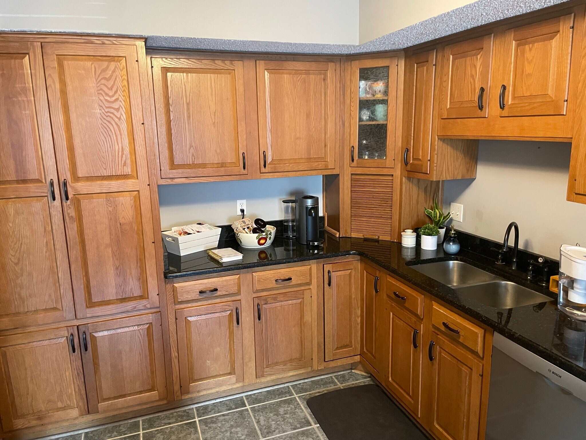 Building Photo - 2425 Cypress Ct