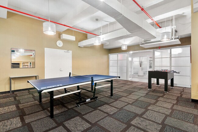 Residents Lounge - 365 Bridge St