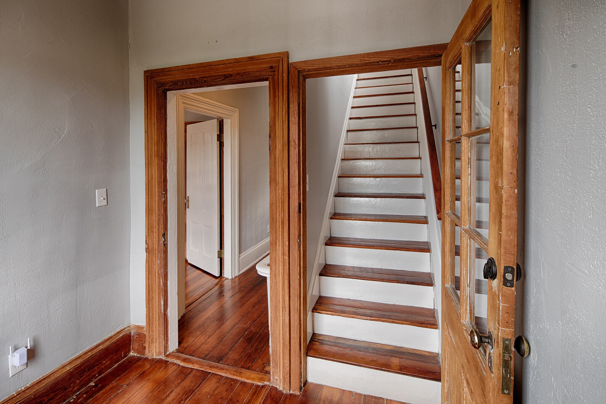 Building Photo - 203 W Waldburg St