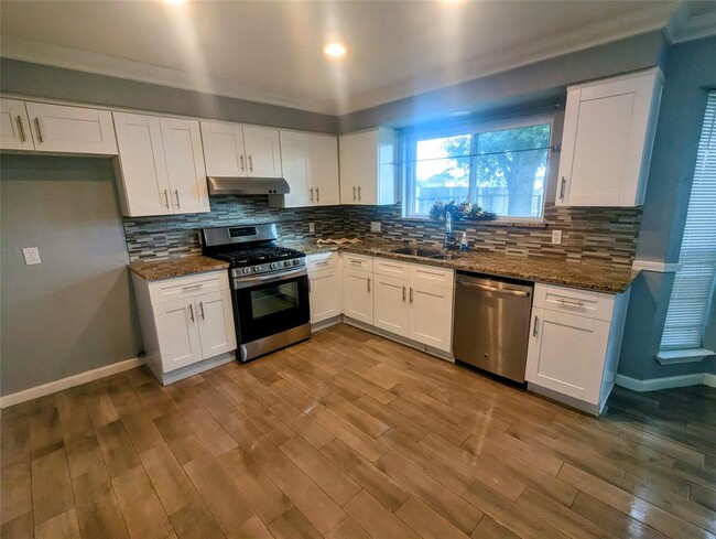 Building Photo - 4127 Swinden Dr