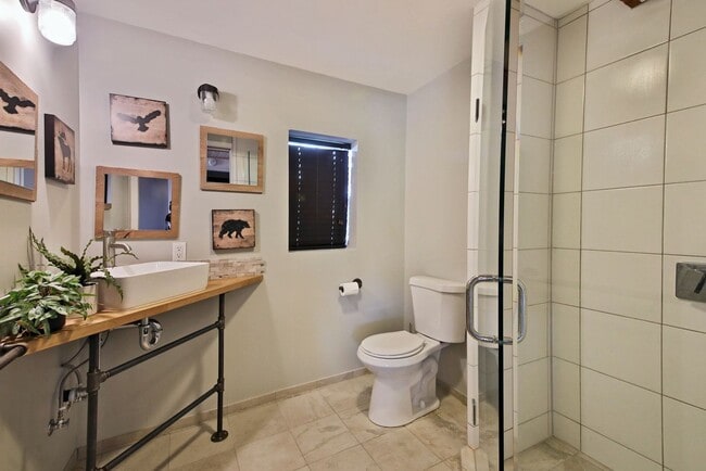 Building Photo - One Of A Kind Freeland Home with Two Seper...