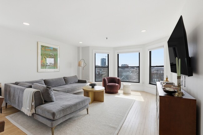 Building Photo - 390 Commonwealth Ave