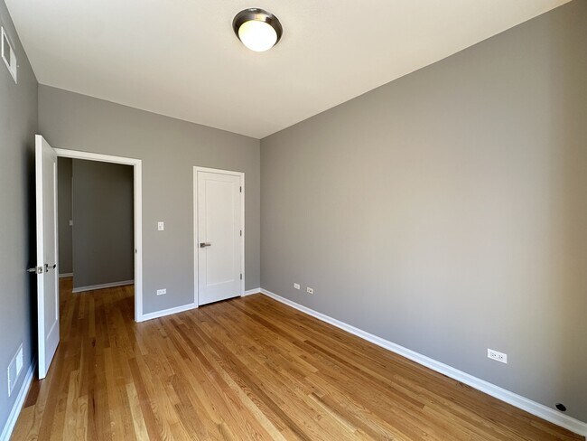 Building Photo - 724 N Willard Ct