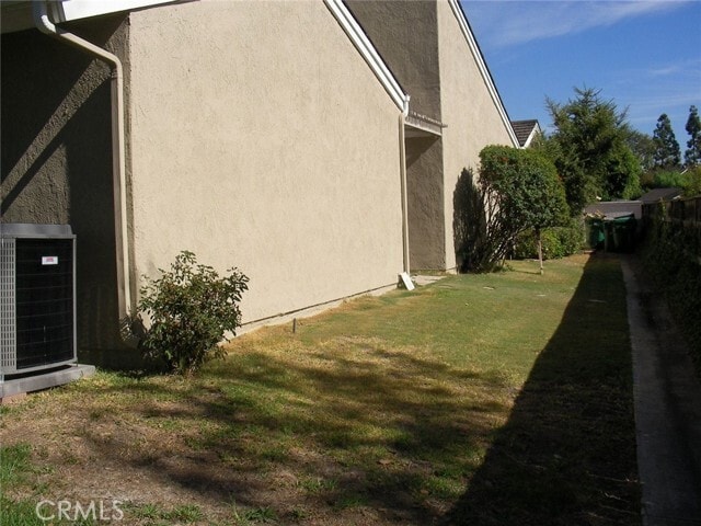 Building Photo - 22 Acorn