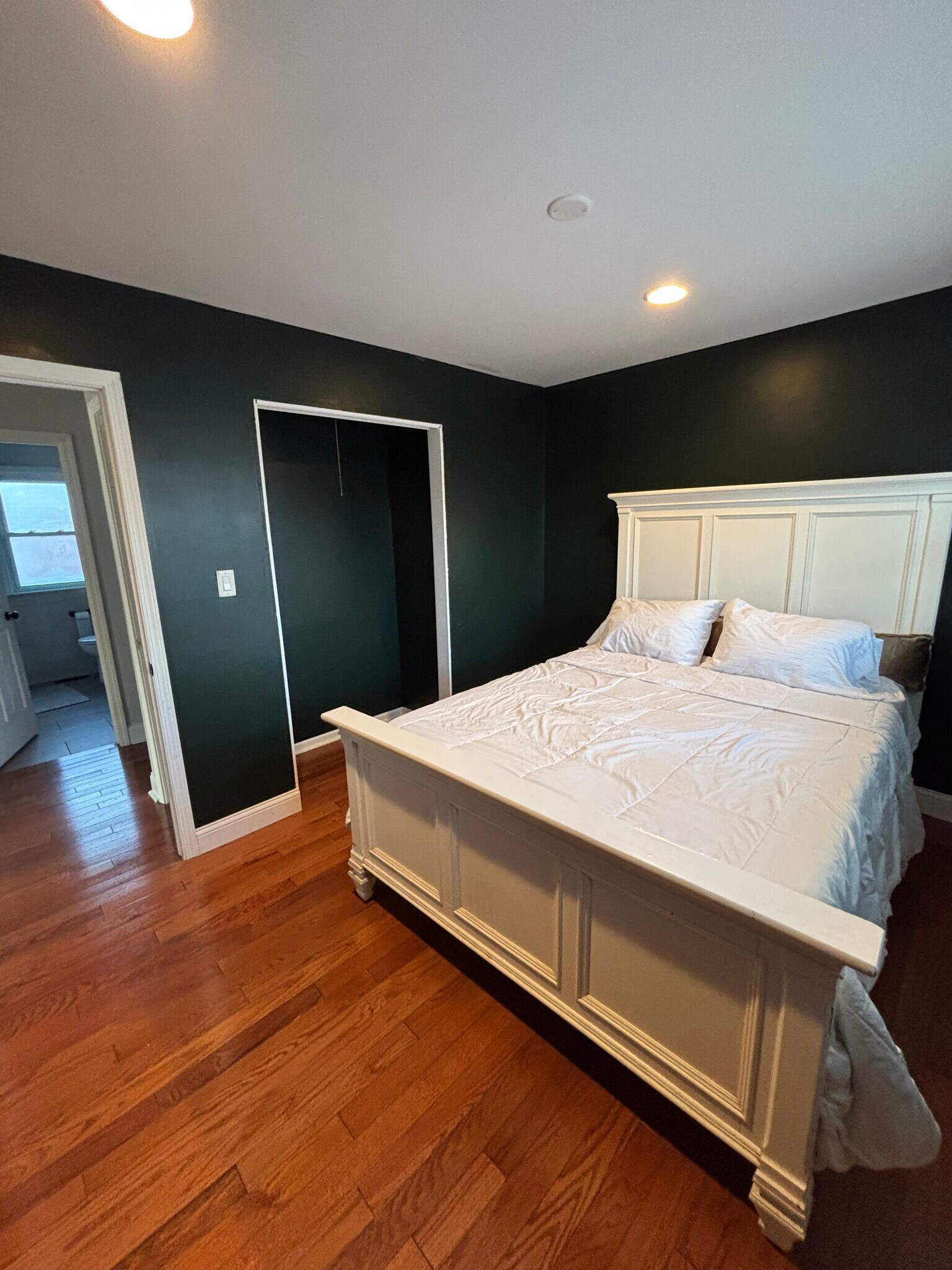 Bedroom 3 - 4605 Prairie Ave