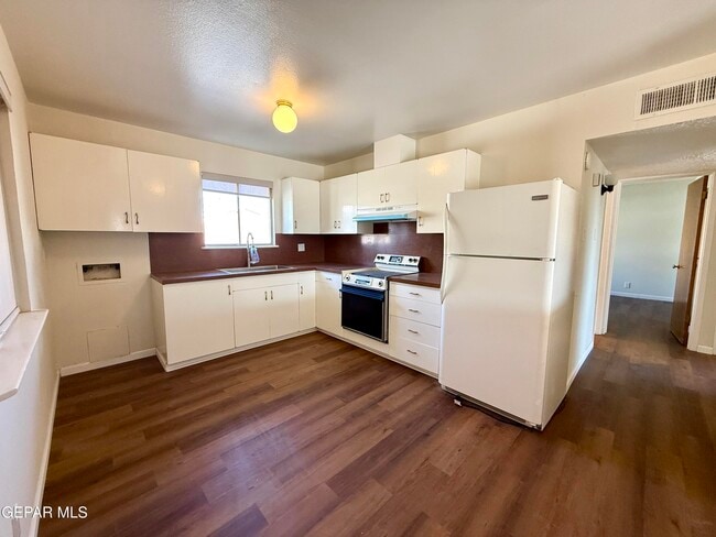 Building Photo - 2616 Pierce Ave