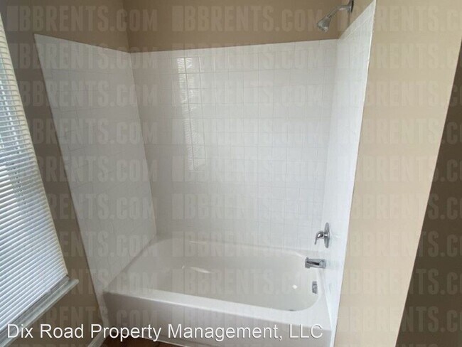 Building Photo - 3 br, 2.5 bath House - 425 Peyton Drive,