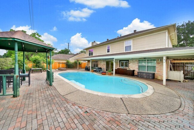Building Photo - 3006 Mesquite Dr