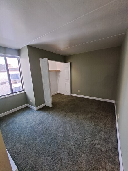 Building Photo - 334 W Miner St