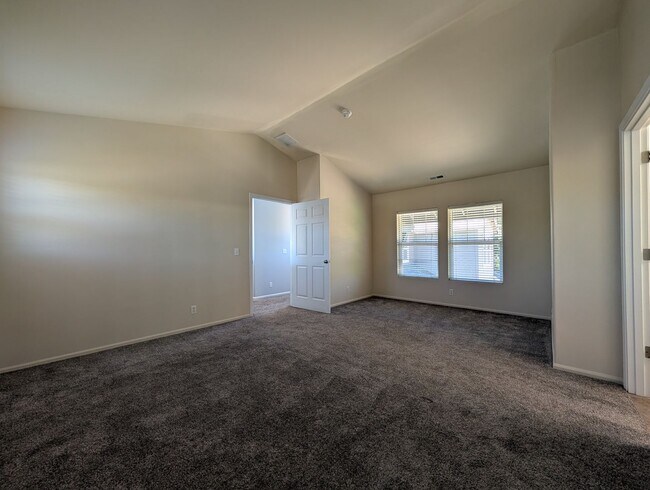 Building Photo - Beautiful 3-Bedroom, 2-Bath Home In The Barger Area of Eugene