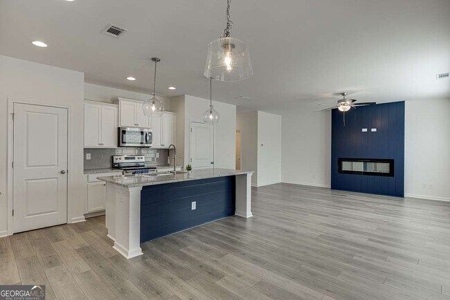 Building Photo - 198 Blue Dragon Dr