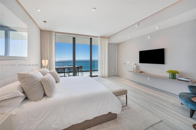 Building Photo - 18975 Collins Ave