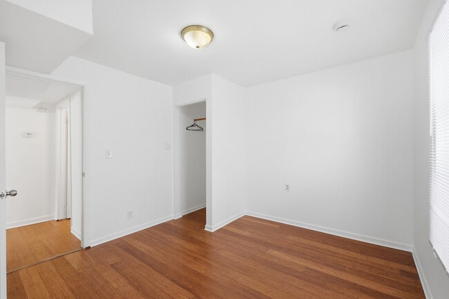 Building Photo - 426 Alpine Dr