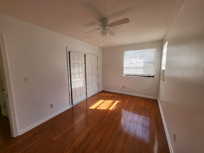 Building Photo - 3365 Drew St