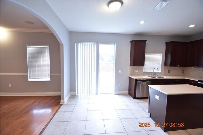 Building Photo - 8806 Cameron Crest Dr