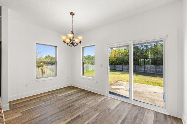 Building Photo - 140 Kinley Ave