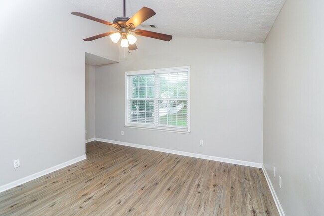 Building Photo - 632 Spanish Oak Dr