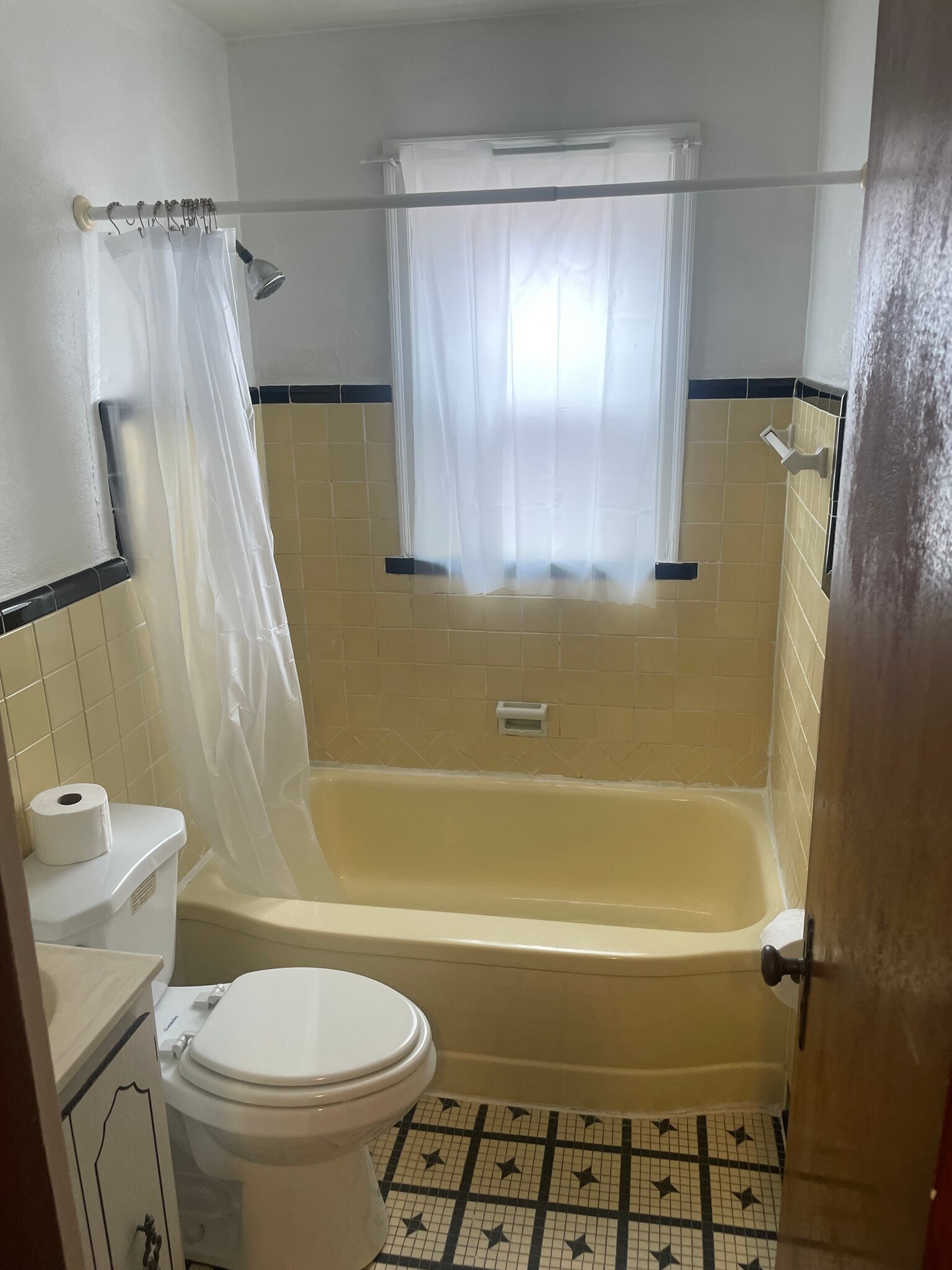 Building Photo - 6219 Eichelberger St