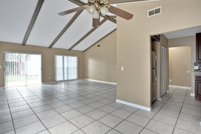 Building Photo - 3124 W Burke St