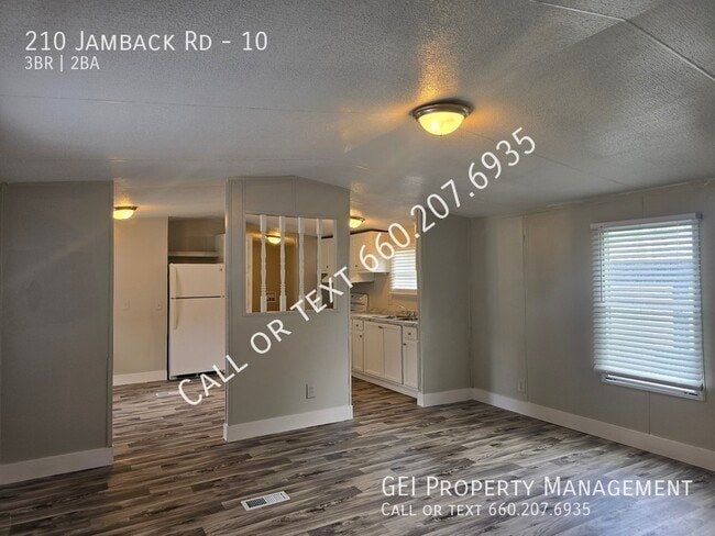 Building Photo - 210 Jamback Rd