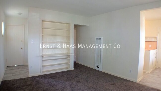 Building Photo - Beautiful Duplex Apartment in Prime Bixby ...