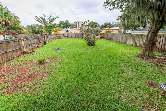 Building Photo - 1077 Talbot Ave