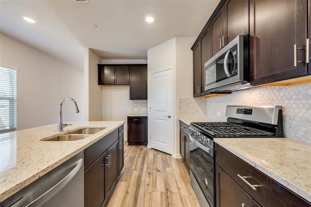 Building Photo - 102 Monarch Wy