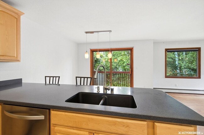 Building Photo - 18625 S Lowrie Loop