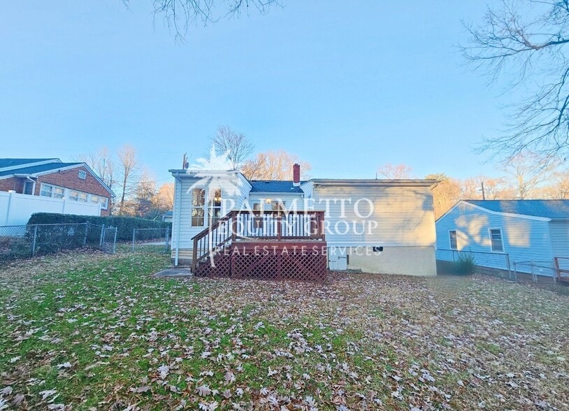 Building Photo - 2307 Maywood St