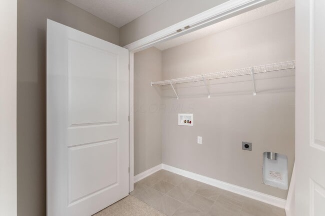 Building Photo - 5494 Dutch Ln