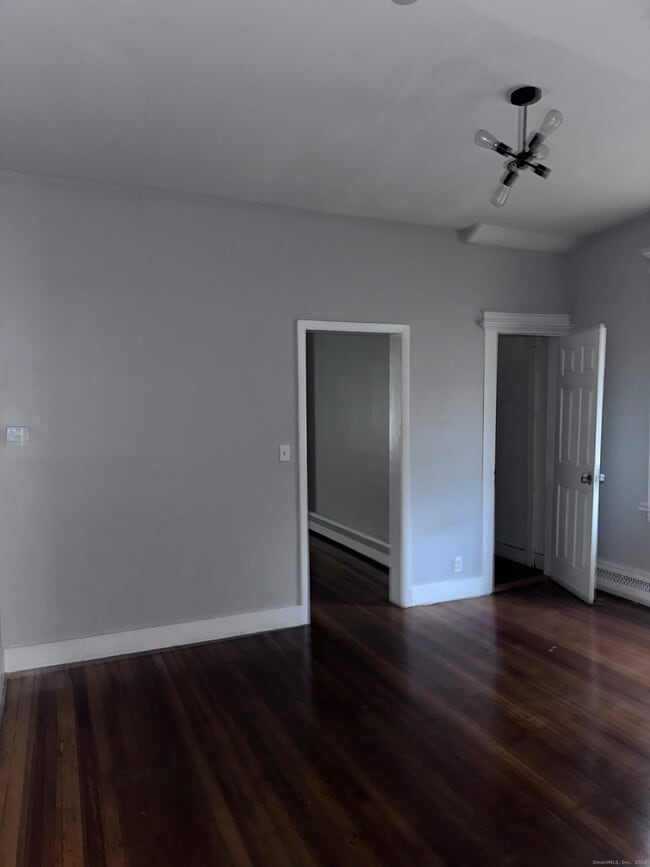 Building Photo - 442 Carroll Ave