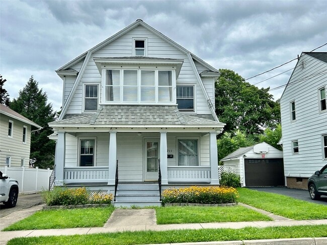 Building Photo - 211 Dudley Ave