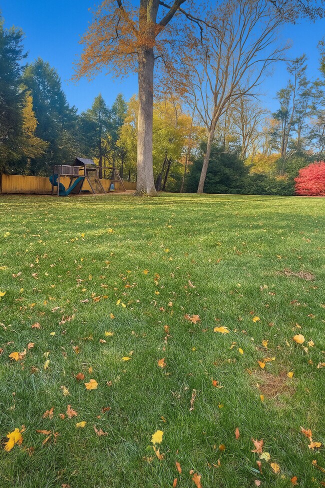 Building Photo - 142 Brookside Rd