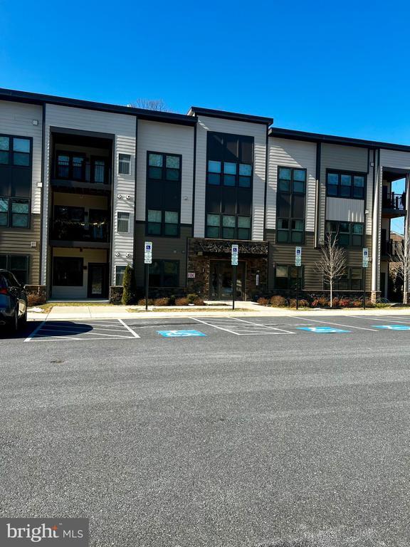 Building Photo - 10421 Resort Road