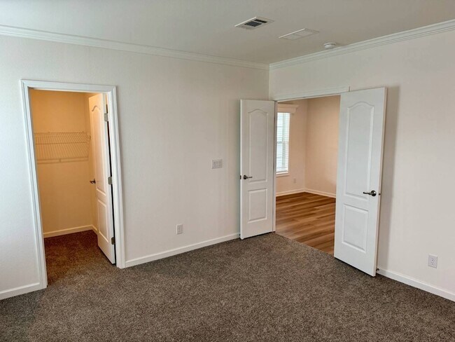 Building Photo - 1283 Jamestown Dr