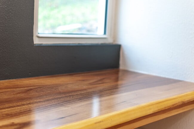 Building Photo - 3br/2bath Custom Remodeled Home Near Okemo