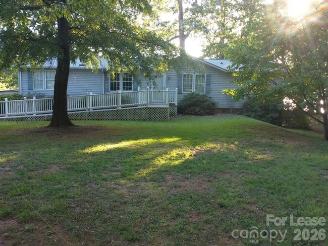 Building Photo - 447 Kemp Rd