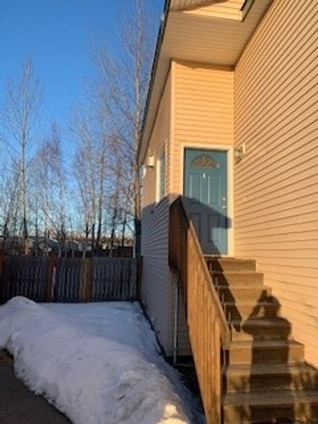 Building Photo - 2 Bedroom South Anchorage Condo!