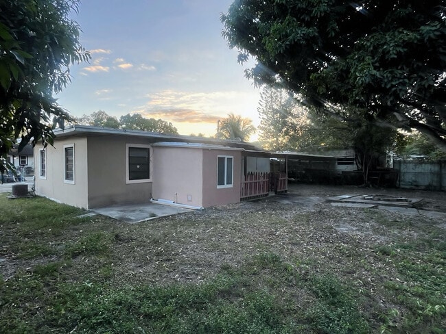 Building Photo - 1121 NW 140th Terrace