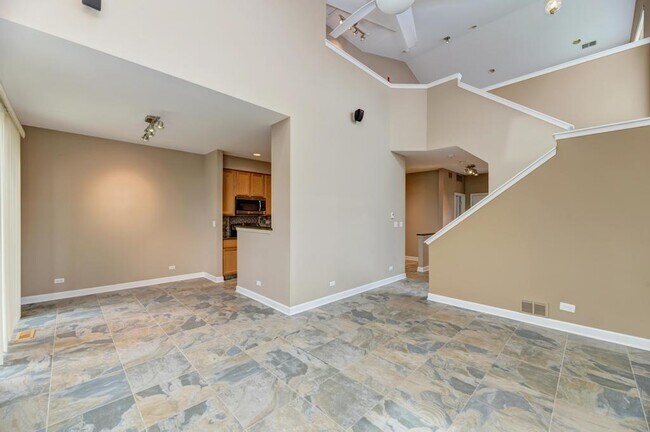 Building Photo - 3015 Kentshire Cir