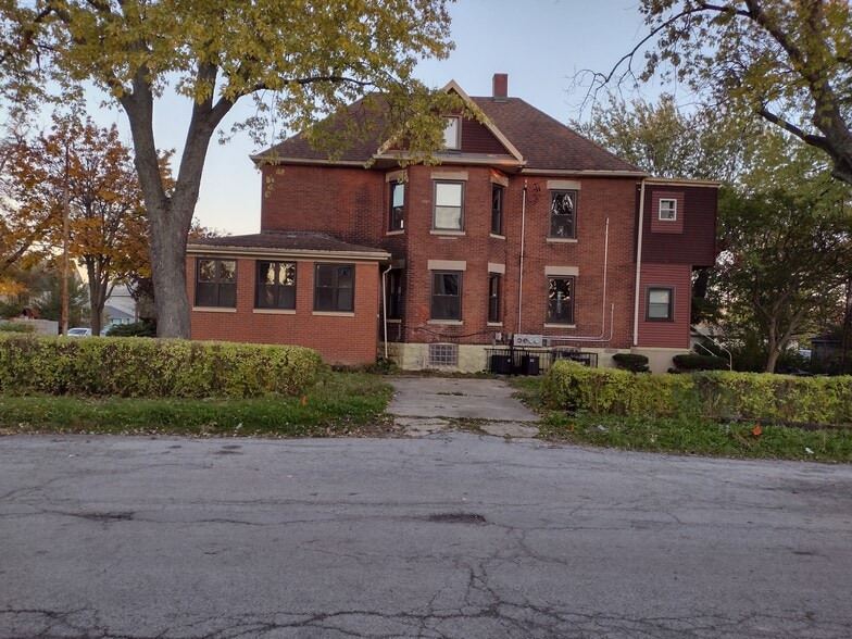 Building Photo - 48 W 21st St