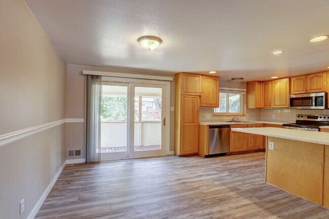 Building Photo - "Spacious 4-Bedroom Home in Denver with 2 Full Baths and Over 2000 sq ft!"